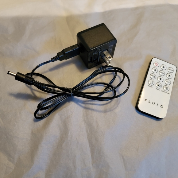 Fluid 10 Inch Digital Photo Frame - Picture 7 of 13